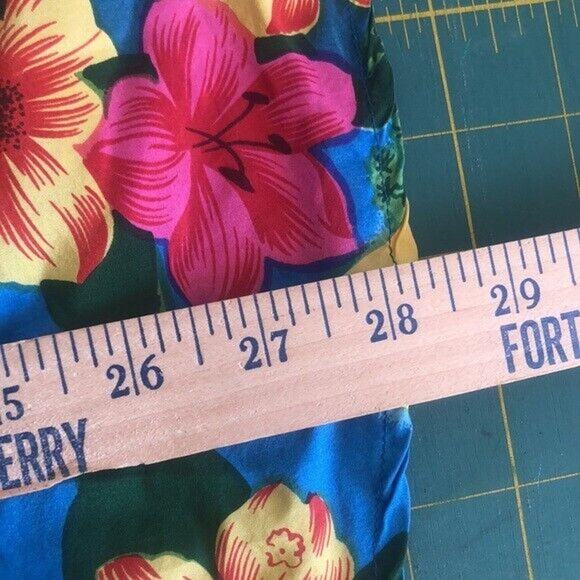 VILLAGE FAIR Vintage Silk Tropical Floral Button Up Size Large Short Sleeved Top - Picture 5 of 5